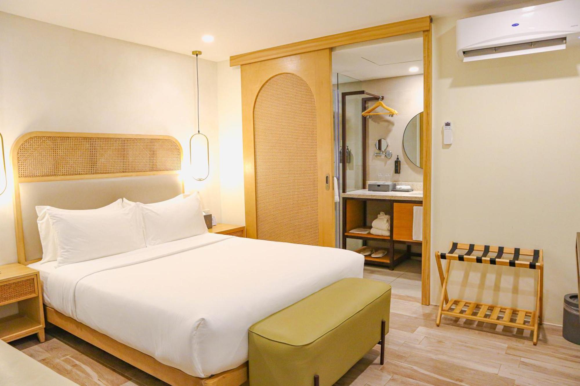 Hotel Mandarin Nest Boracay 4*